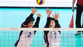 劉鴻敏、劉鴻杰聯手攔網。（圖／中華排協提供）