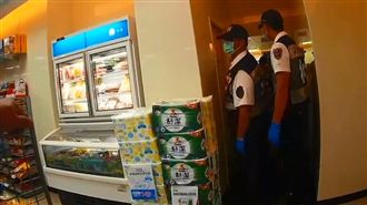 男子頭栽小便斗　破門還以為發生命案