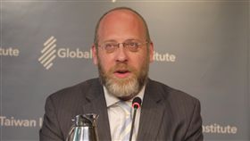 打壓台灣  寇謐將憂中國將對非邦交國出招旅台加籍時事評論人寇謐將12日透露，中國不只試圖奪走台灣的邦交國，也放眼打壓台灣的非官方關係，北京可能這週要出手，他點名要注意英國、澳洲及加拿大。中央社記者鄭崇生華盛頓攝  107年9月13日