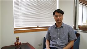 政大東亞所所長王信賢政大東亞所所長王信賢表示，歷經太陽花學運，中國大陸已發覺「台灣青年認同」是對台統戰面臨的最大問題；而國民黨屢次在選舉大敗，更讓中共體會不能再依靠「合作對象」，必須「自己出手」。中央社記者繆宗翰攝  106年10月9日