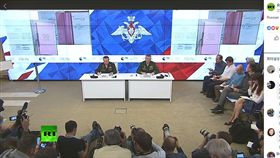 俄羅斯軍方召開記者會，否認射彈攻擊馬航MH17。（圖／翻攝自Russia Today臉書）
