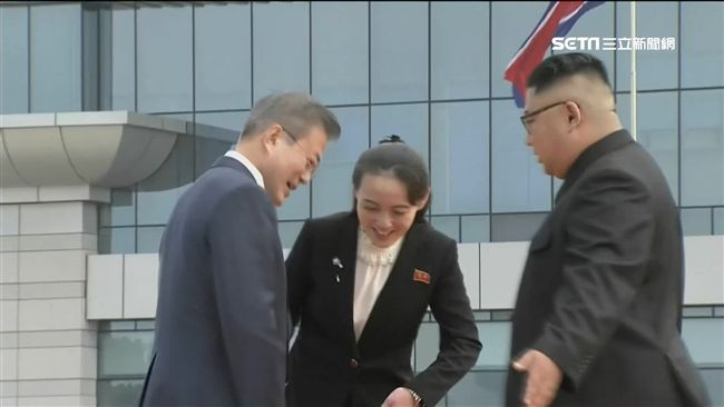 最強秘書！金正恩胞妹「飛撲文在寅」
