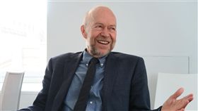 唐獎 詹姆士漢森主持哥大專案盼加強公眾參與詹姆士．漢森現任美國哥倫比亞大學地球研究所氣候科學、認知與解決方案專案主任，持續發展基礎氣候科學，期望加強大眾對氣候議題的認知，促成政策行動。中央社記者尹俊傑紐約攝　107年6月22日