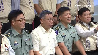 民調微幅領先丁　柯P拉攏泛藍軍警票