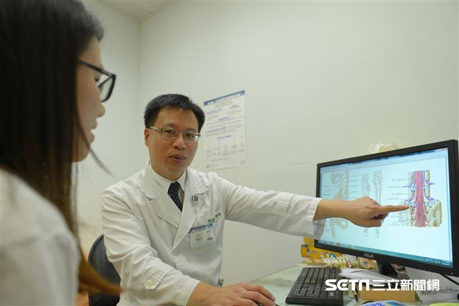 她短跑後腳踝痛翻　神經痛誤為扭傷