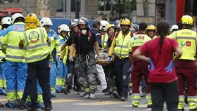 馬德里麗池大飯店棚架崩!1死11傷，圖／翻攝自美聯社／達志影像