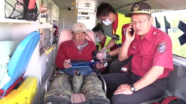 落跑山友為包僵持　空勤驚險滯空