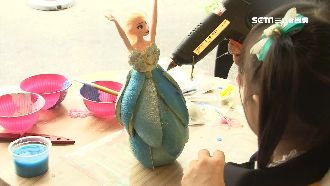 媽媽手超巧！柚子變身Elsa蓬蓬裙