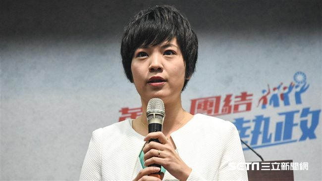 批居禮夫人自打臉？網友湧入臉書朝聖