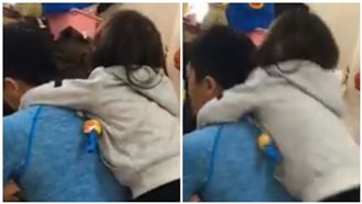 這是我老公！2歲女環抱爸爸和母爭寵