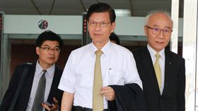 浩鼎案開庭  翁啟惠出庭士林地方法院28日開庭審理浩鼎案，前中研院院長翁啟惠（中）出庭。中央社記者蕭博文攝  107年8月28日