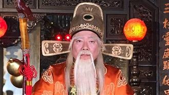 拍戲被「拿香拜」　廖峻閃身鬧笑話