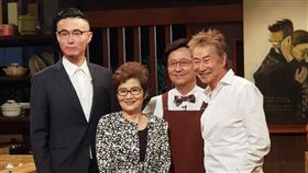 傅達仁遺孀鄭貽、兒子傅俊豪、乾兒子李恕權、主持人李四端
圖／記者李依純攝影