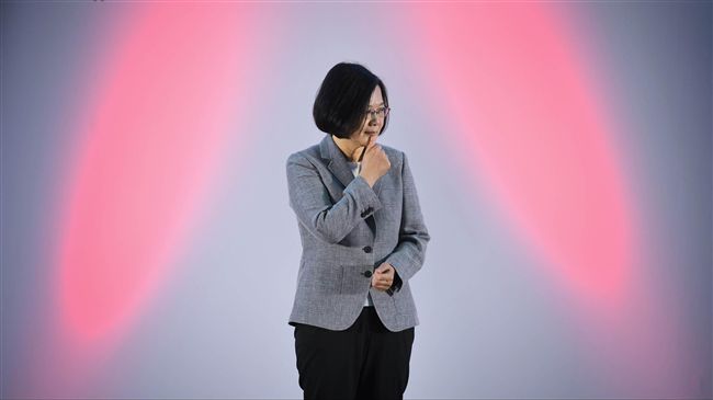 小英好俏皮　脫稿喊胖周瑜、白目市長