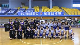 新聞女生隊出戰香港女籃（圖／籃球記者聯誼會提供）