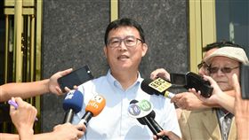 姚文智邀陳水扁出任顧問民進黨台北市長參選人姚文智（左）19日到高雄拜訪前總統陳水扁。姚文智說，陳水扁欣然允諾出任他選舉及未來市政最高顧問，相信會在剩下的選舉期間給他寶貴的選戰經驗。中央社記者王淑芬攝  107年9月19日