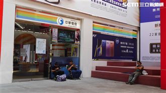 買愛瘋XS綁999免違約金　只為？