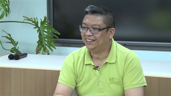 從千萬補教名師到服務業　他的告白