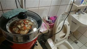 蒸魚,味道,廁所,浴室,馬桶(圖/翻攝自爆廢公社)