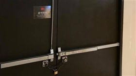 誠品南西點,安全門,上鎖,／翻攝自爆料公社