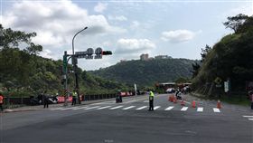 清明連假將至  北市兩公墓上山有交管交通警察大隊2日發布新聞稿表示，為因應清明連假大量人車潮，連假前後將增派交通疏導崗位，另針對富德公墓、陽明山第一公墓周遭路段進行車輛管制，提醒民眾留意。（台北市警察局交通警察大隊提供）中央社記者黃麗芸傳真  107年4月2日