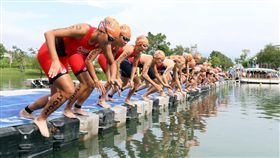 鐵人三項運動的第1關是1.5公里的游泳。（圖／鐵人三項協提供）