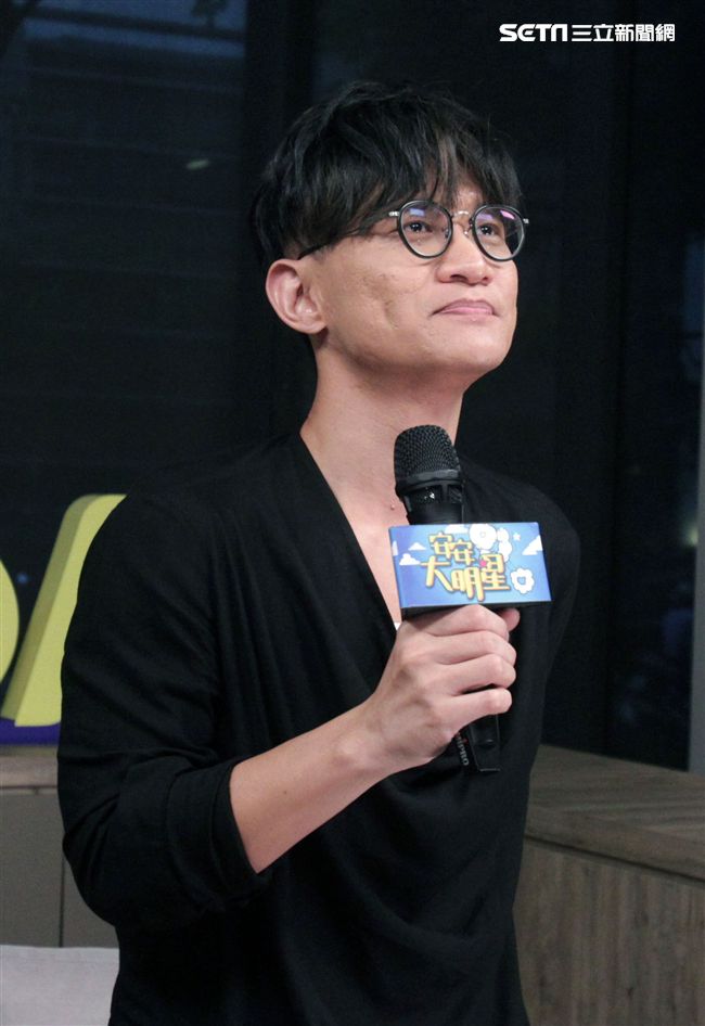 卓義峯安安大明星。（記者邱榮吉/攝影）