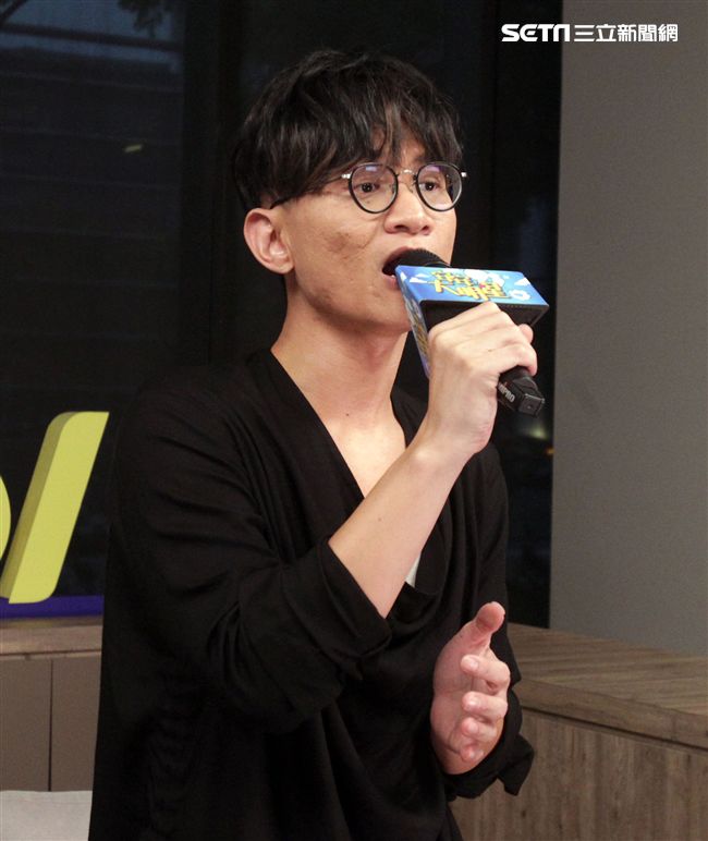 卓義峯安安大明星。（記者邱榮吉/攝影）