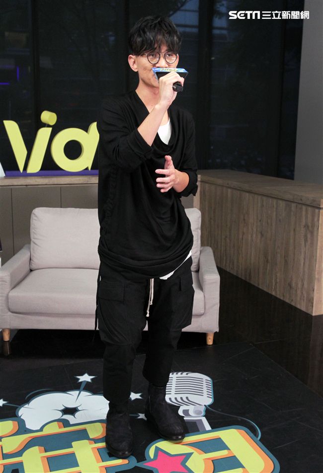 卓義峯安安大明星。（記者邱榮吉/攝影）