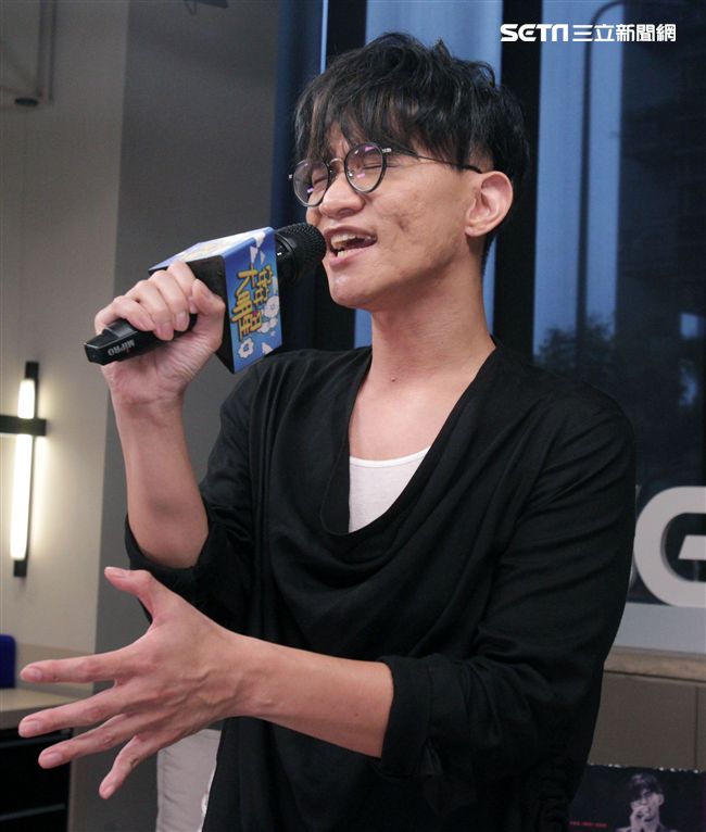 卓義峯安安大明星。（記者邱榮吉/攝影）