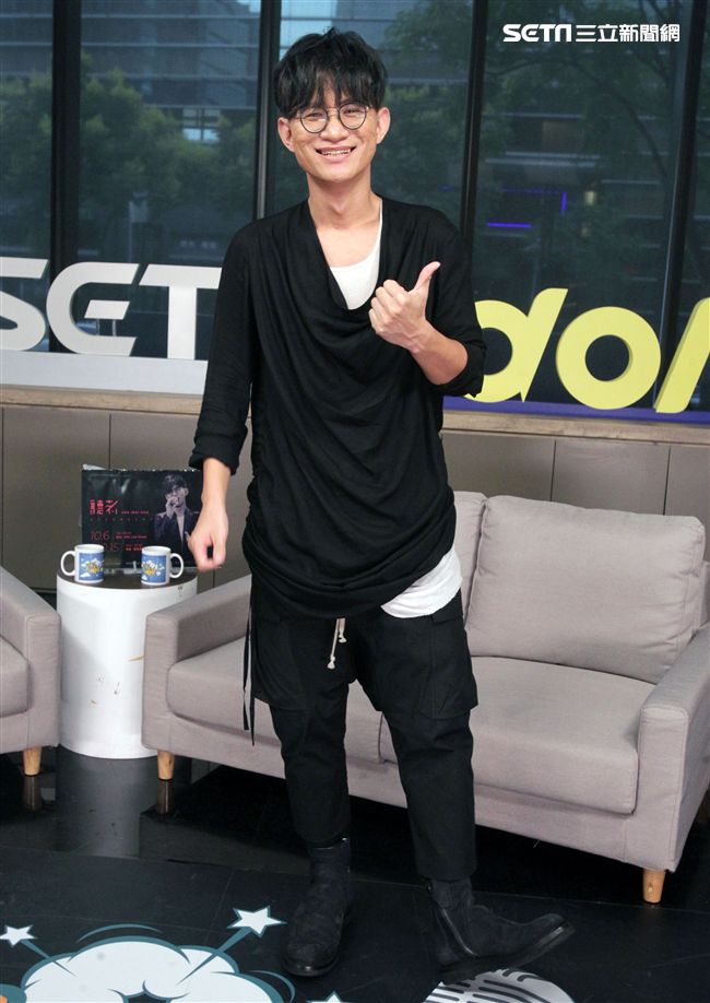 卓義峯安安大明星。（記者邱榮吉/攝影）