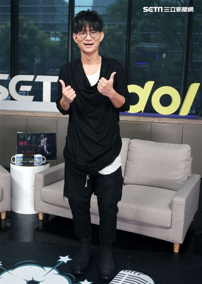 卓義峯安安大明星。（記者邱榮吉/攝影）