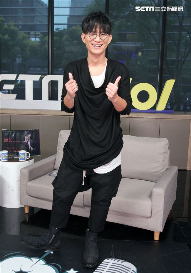 卓義峯安安大明星。（記者邱榮吉/攝影）