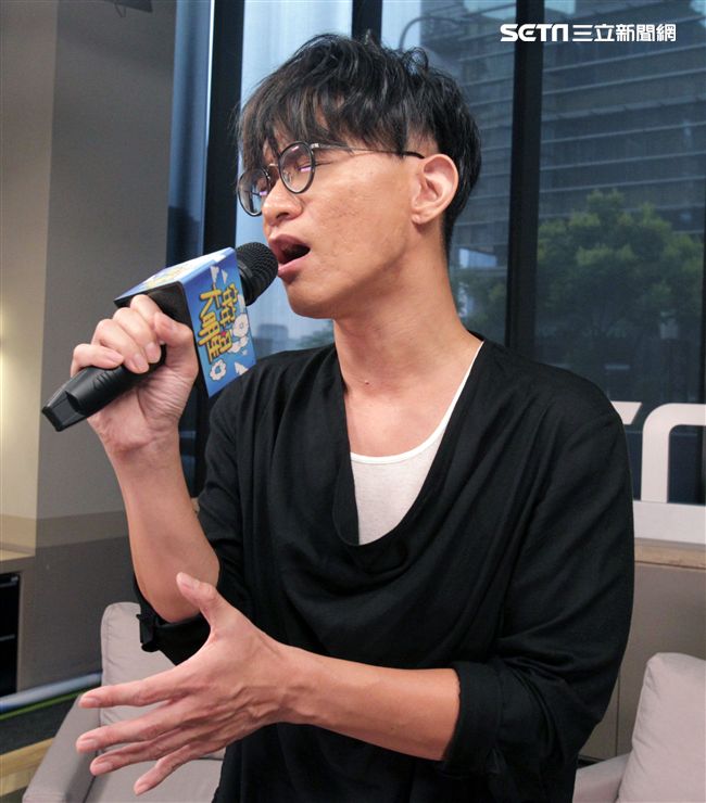 卓義峯安安大明星。（記者邱榮吉/攝影）