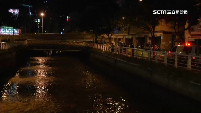 女子跳河漂浮　眾人誤以為浮屍報案