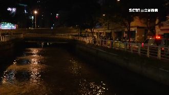 女子跳河漂浮　眾人誤以為浮屍報案