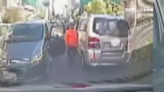 視人命如草芥？惡駕駛擋救護車還飆罵