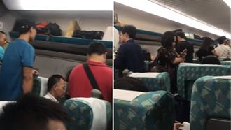 高鐵乘客站滿走道　掀兩派網友論戰！