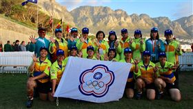 世界盃女子500公斤拔河賽 景美師大聯隊5連霸成五連霸！景美女中攜手台師大遠征南非開普敦，在2018世界盃室外拔河錦標賽「女子500公斤錦標賽」項目奪下冠軍，是自2010年參賽以來，連5年拿金牌。（景美女中提供） 中央社記者梁珮綺傳真 107年9月22日