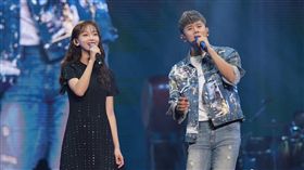 吳謹言 擔任 張杰 杭州演唱會嘉賓。(翻攝微博)