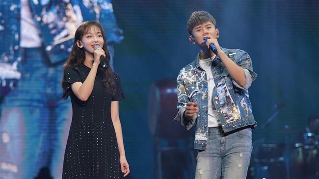 魏瓔珞現身演唱會！零修歌聲評價兩極