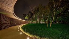 台中花博后里園區試燈 民眾讚「好漂亮！」／中市府提供