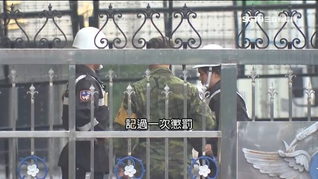 扯！士官長喝花酒竟逃過汰除　還續領4千「領導加給」