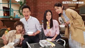 王瞳揪同劇演員棚內烤肉慶中秋。（圖／民視提供）