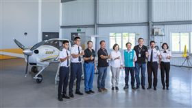 蔡英文總統24日前往台東參訪「安捷飛航訓練中心」。（圖／總統府提供）