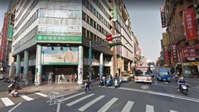台北,萬華,行乞,乞討,老婦（圖／翻攝自Googlemap）