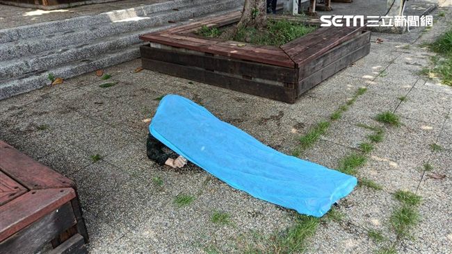 不願連累妻子　病男背20kg石投河