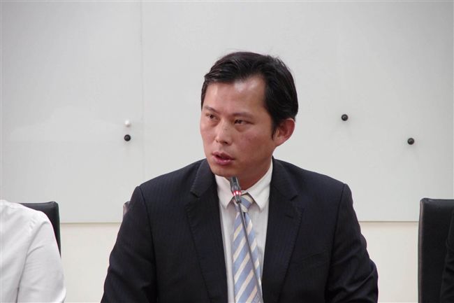 黃國昌轟她推卸責任：沒有羞恥！