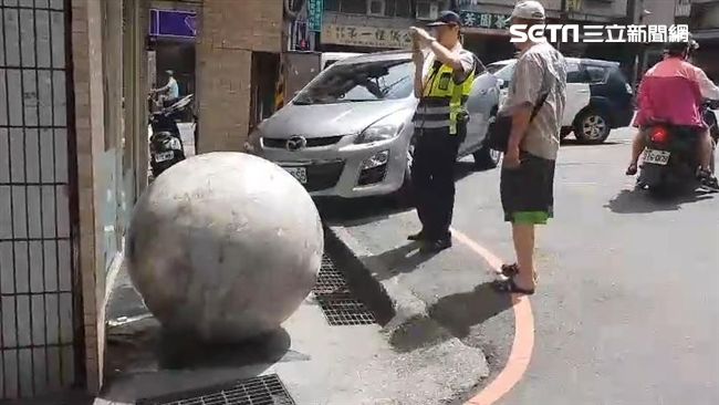 明朝鎮國之寶沿街撞！老闆崩潰哭癱