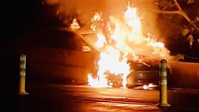 台北,陽明山,仰德大道,計程車,自撞（圖／翻攝畫面）